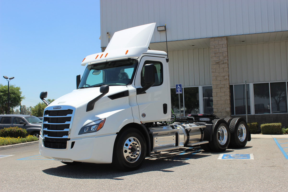 FREIGHTLINER Cascadia 116 DC