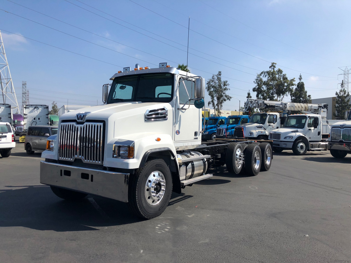 WESTERN STAR 4700SB
