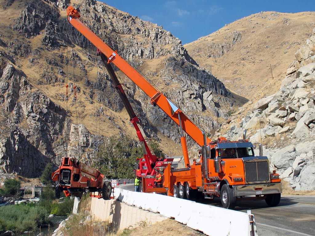 Western Star 4900 tow recovery Truck