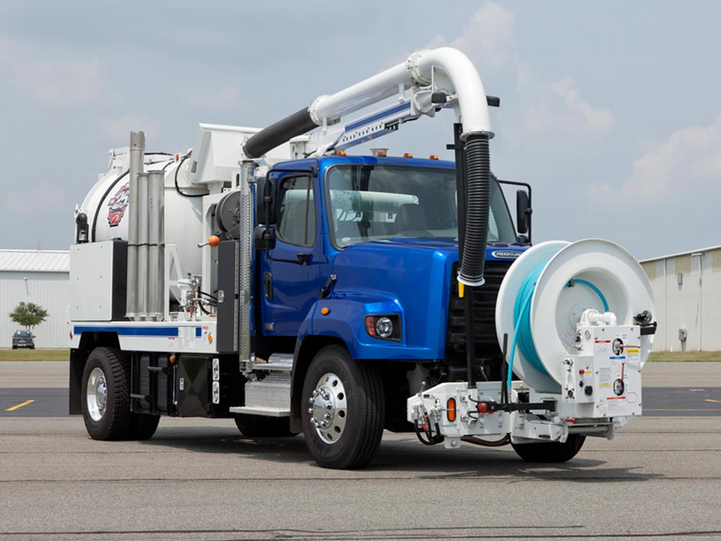 Freightliner 108SD Sewer Truck