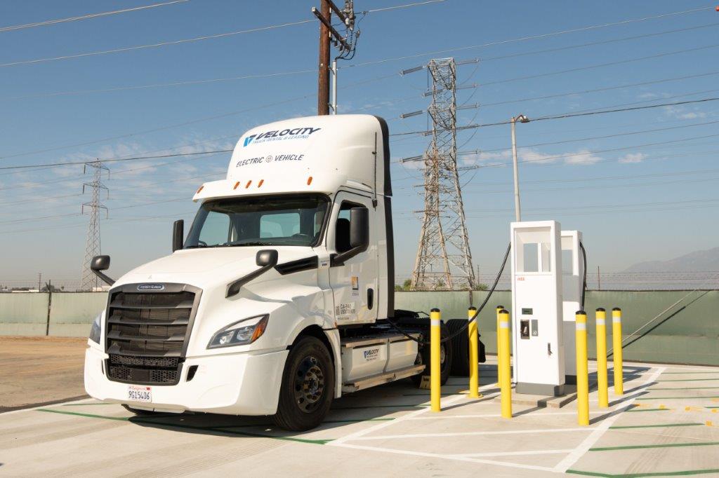 Electric Freightliner Truck Velocity