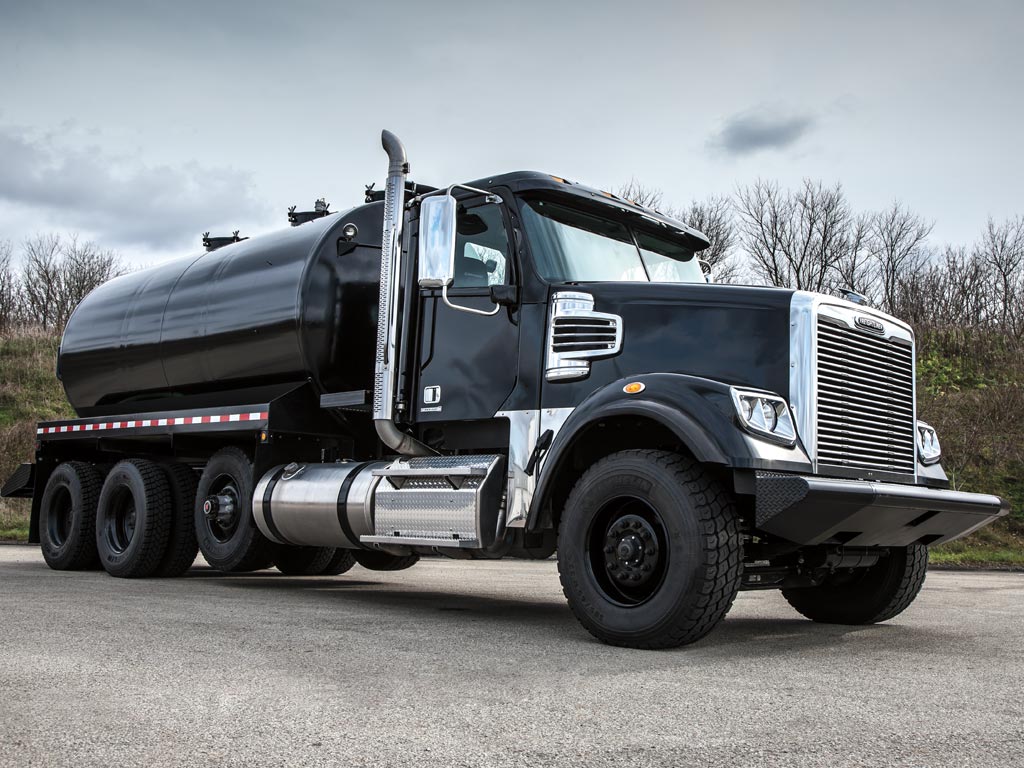 freightliner 122sd gas truck