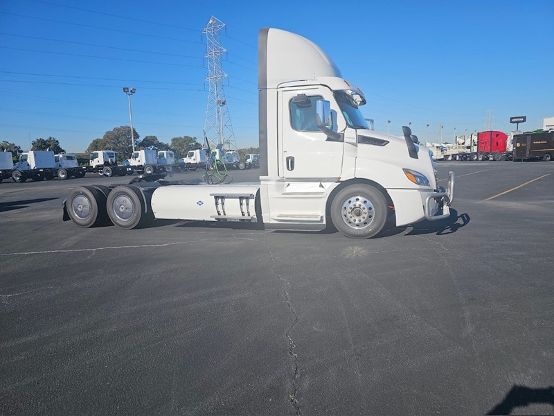 2024 FREIGHTLINER CASCADIA 116 DAY CAB for sale at VTC
