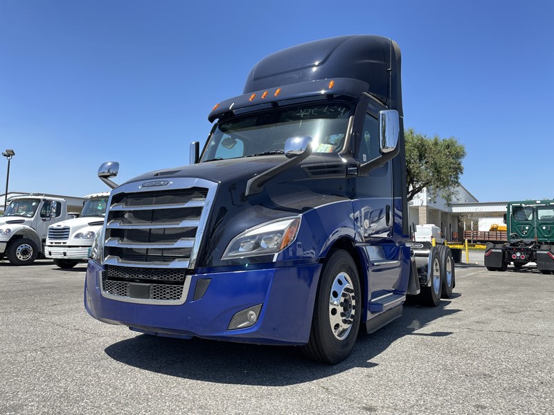 2024 FREIGHTLINER CASCADIA 126 DAY CAB for sale at VTC